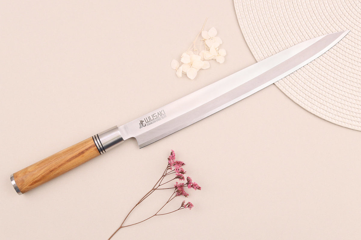 Couteau yanagiba Wusaki Olive 7Cr manche en olivier 30cm + saya