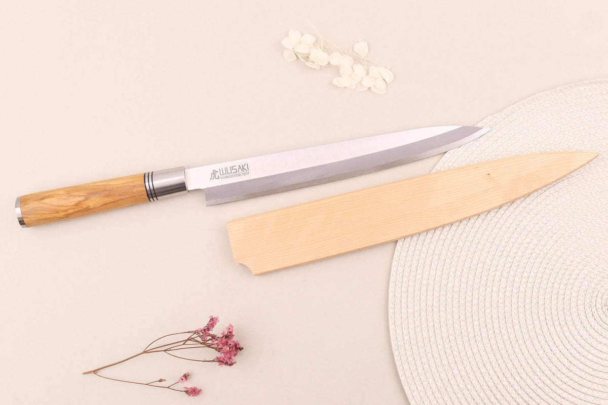 Couteau yanagiba Wusaki Olive 7Cr manche en olivier 24cm + saya