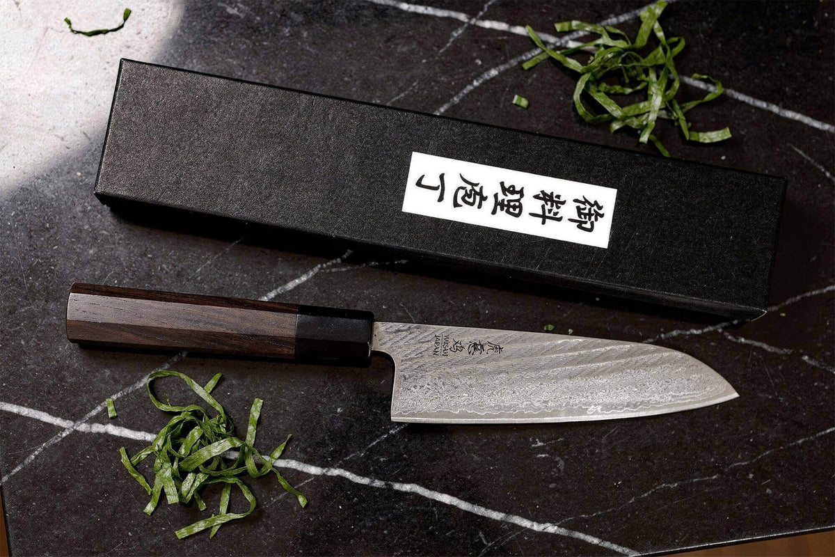 Handcrafted Japanese Santoku Knife 16.5cm Kuronawa G3 Damascus