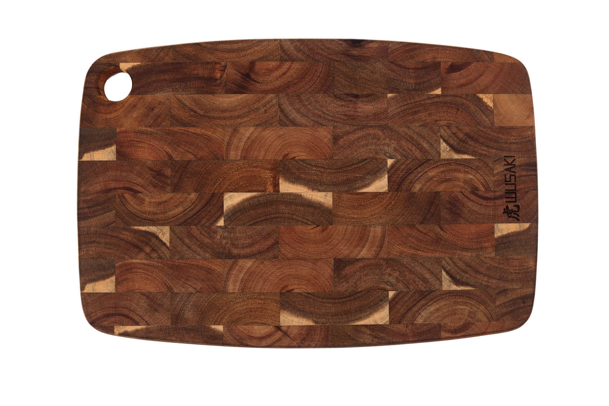 Planche à découper avec trou pour suspendre 35x24cm en acacia damier