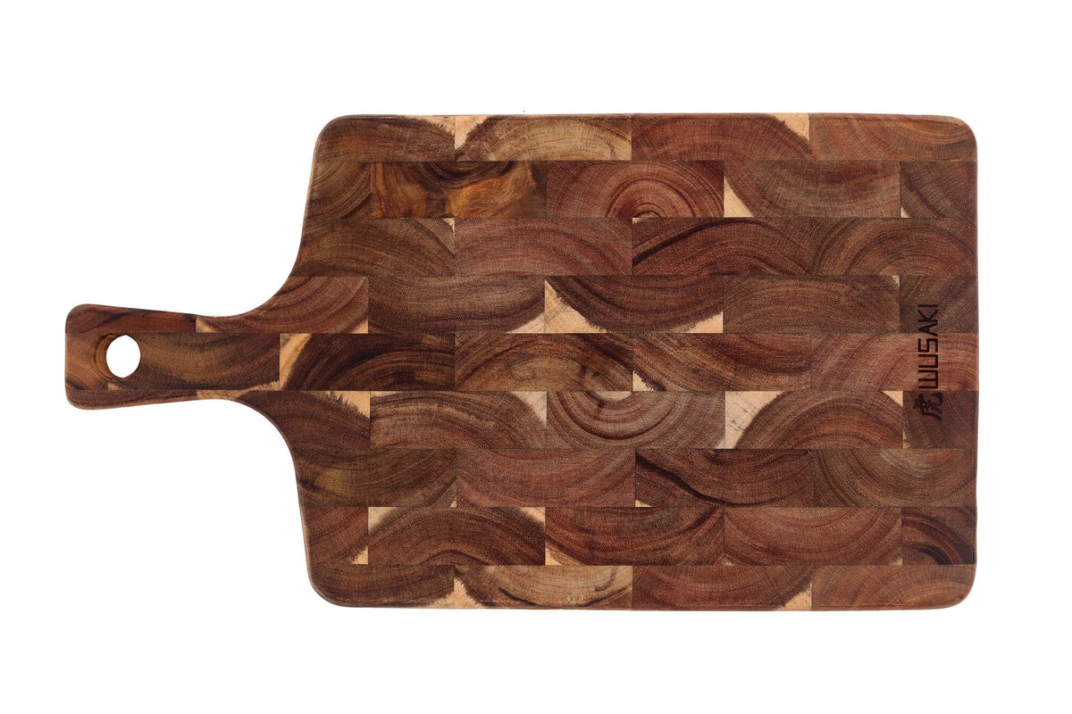 Planche à découper avec poignée 41x22cm en acacia damier