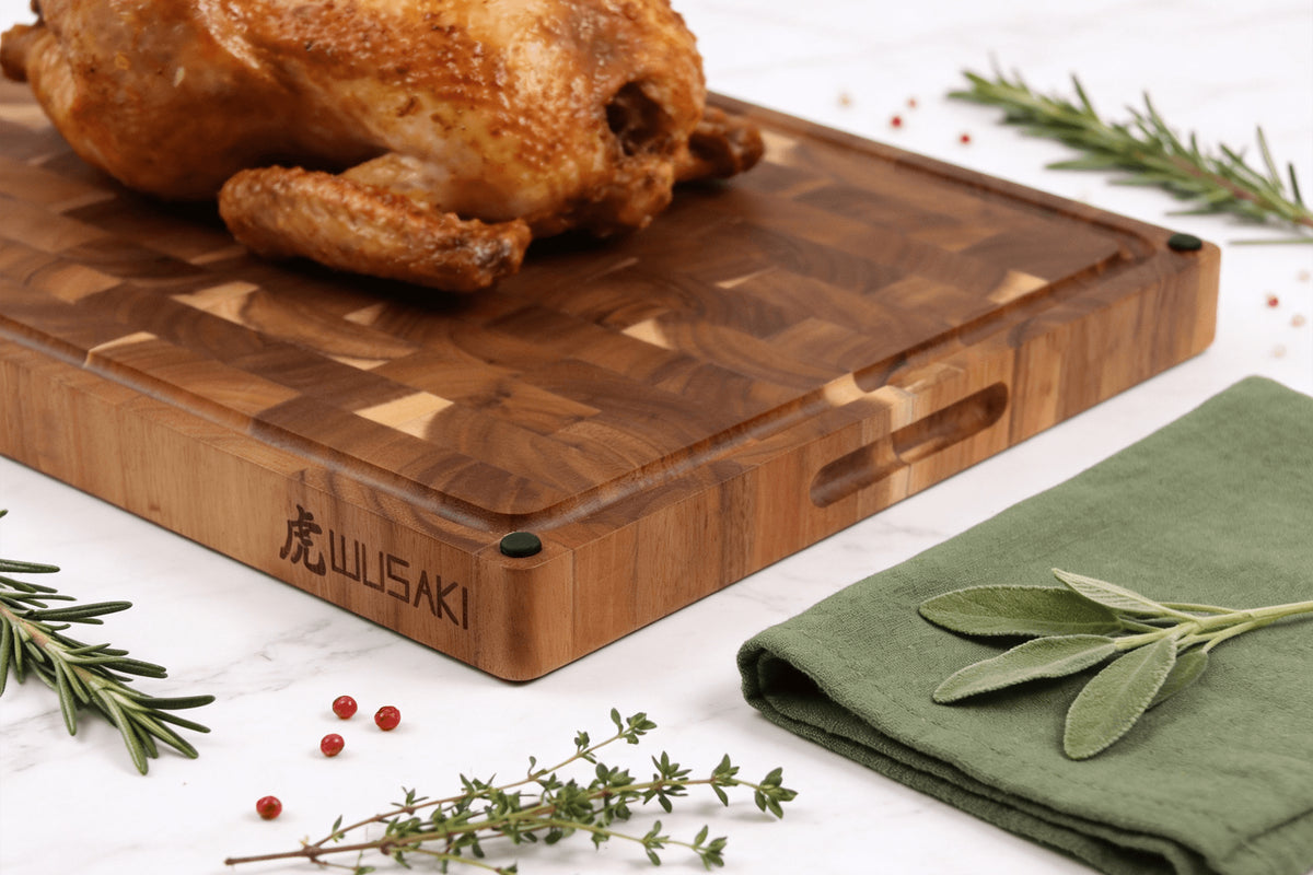 Billot de cuisine réversible avec 8 patins 48x35cm en acacia damier