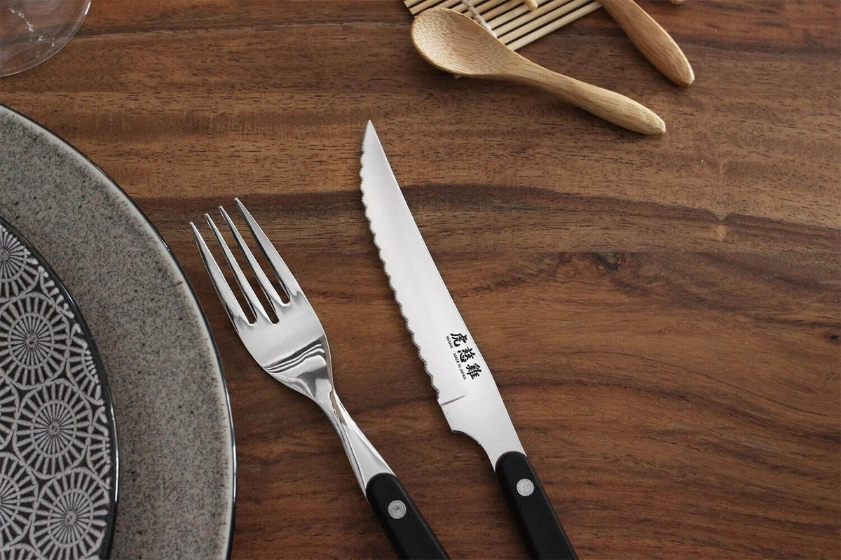 Wusaki Japan 4-Piece Cutlery Set - 2 Steak Knives + 2 Forks