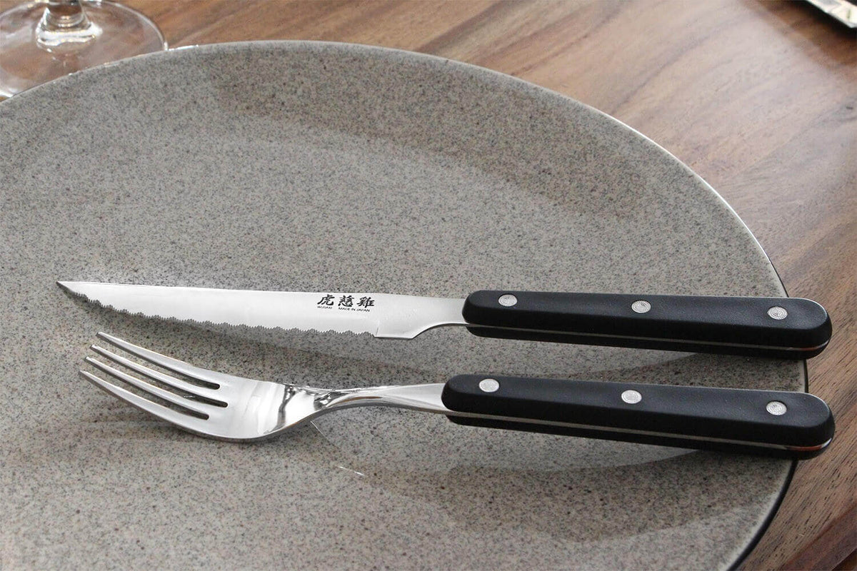 Wusaki Japan 4-Piece Cutlery Set - 2 Steak Knives + 2 Forks