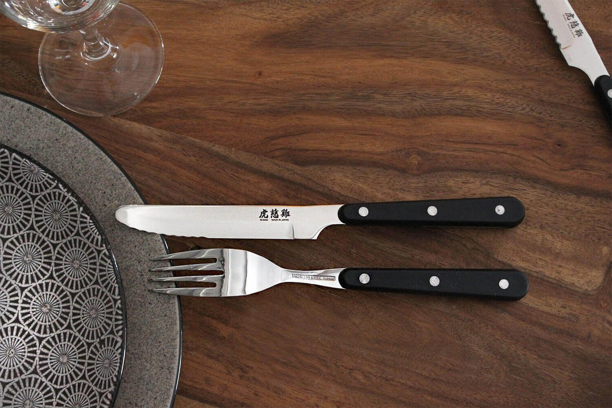 Wusaki Japan 4-Piece Cutlery Set - 2 Round-Tip Steak Knives + 2 Forks