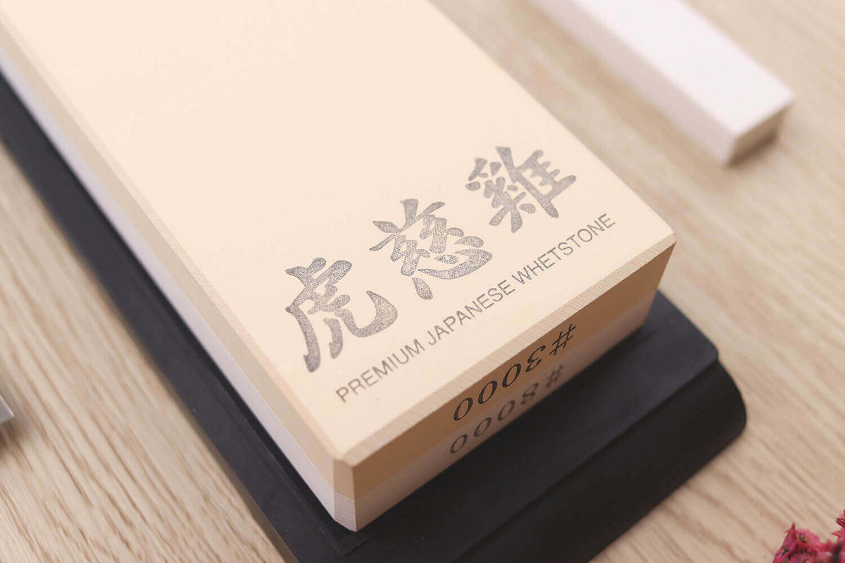 Wusaki Suehiro Japanese Whetstone Double Grit 3000/8000 + Base