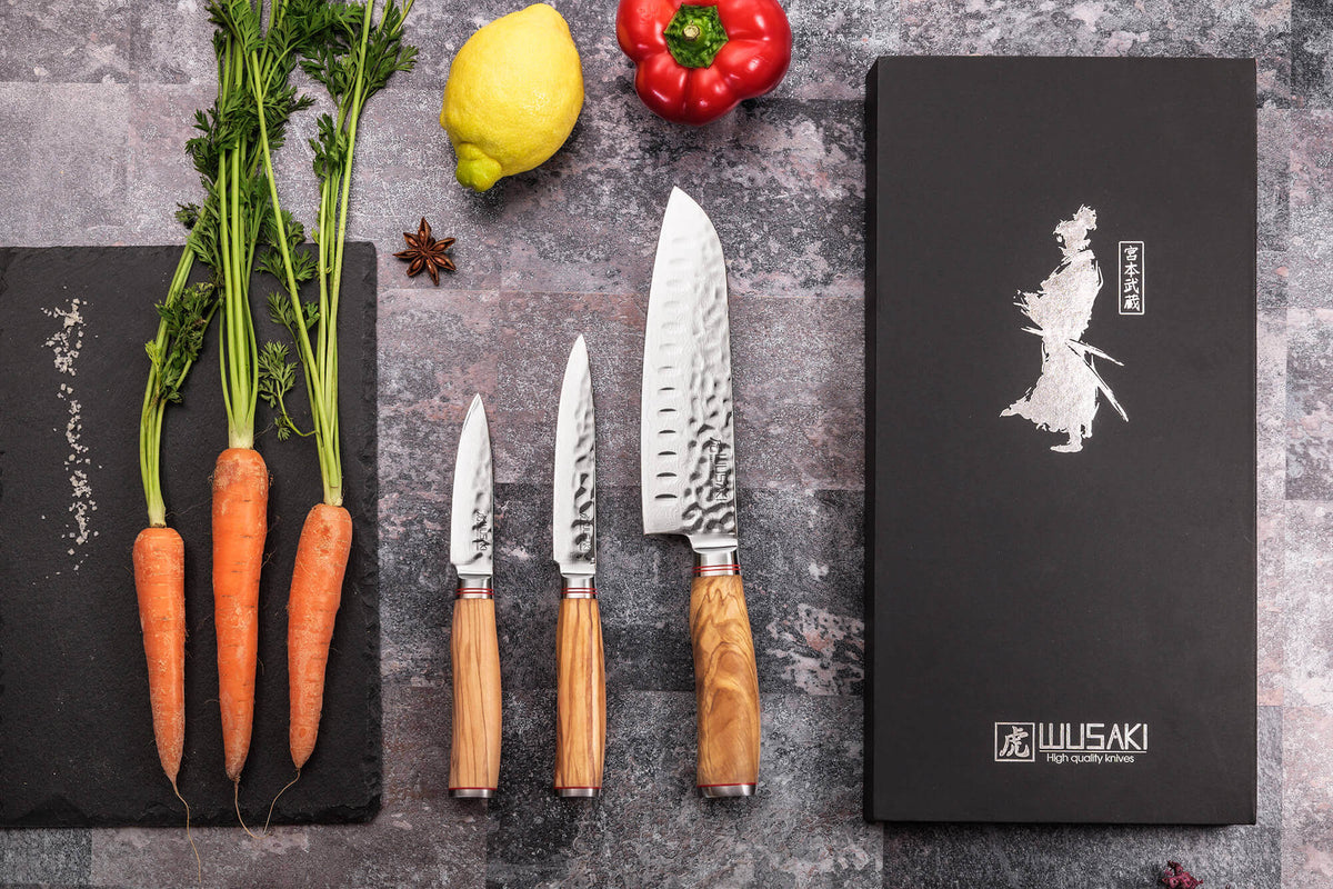 Coffret couteaux Wusaki Damas Olive 10Cr 1 Santoku + 1 Universel + 1 Office