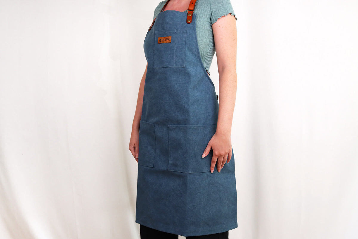 Tablier de cuisine Wusaki en toile bleue et cuir